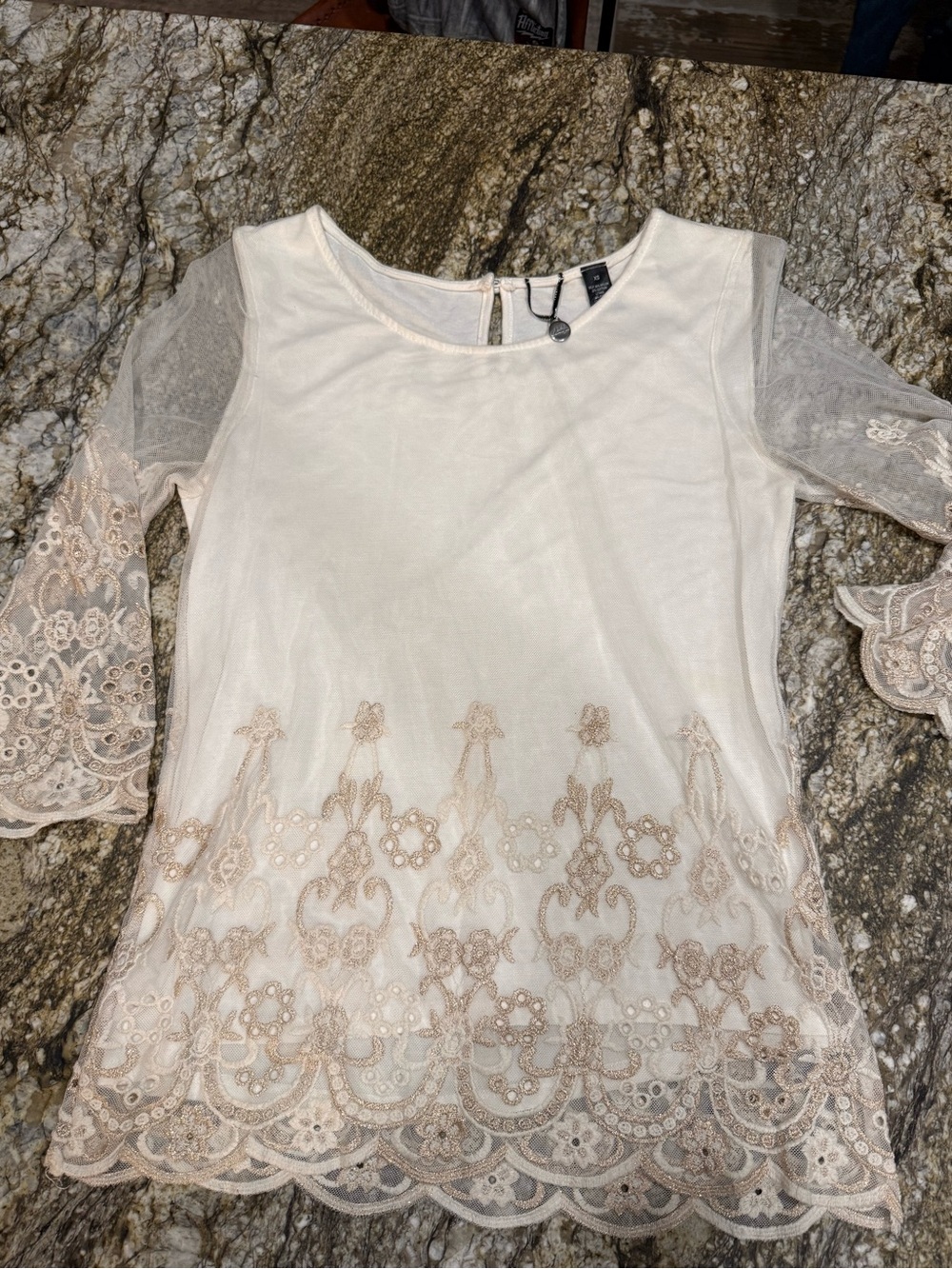 BKE Boutique Women’s Lace-Trim Sheer Sleeve Top - Cream